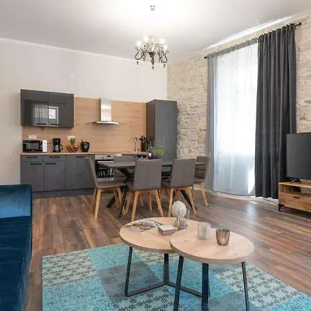 Dante Paradiso Apartamento Pula